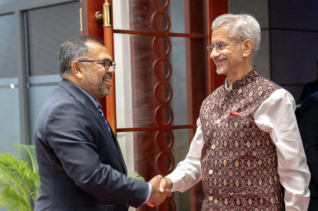 Los ministros de Relaciones Exteriores de India y Maldivas se reúnen en Malé. Esta es la primera visita del Ministro de Relaciones Exteriores, Dr. S. Jaishankar, al país desde que el gobierno de Muizzu asumió el año pasado